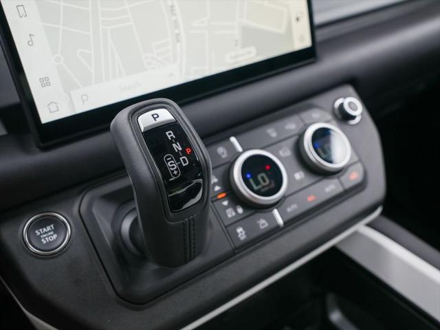 2025 Land Rover Defender 110 P300