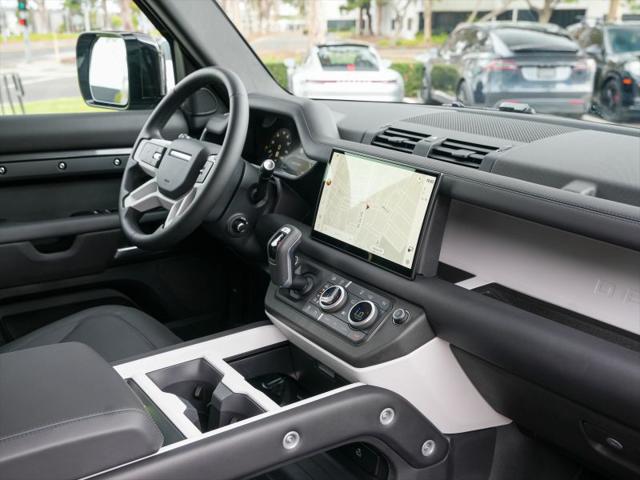 2025 Land Rover Defender 110 P300