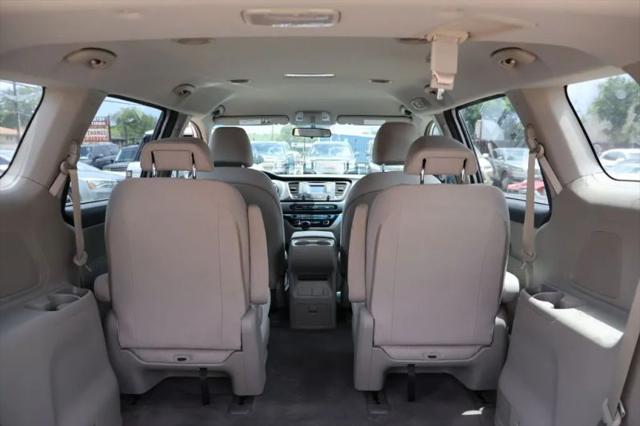 2016 Kia Sedona L