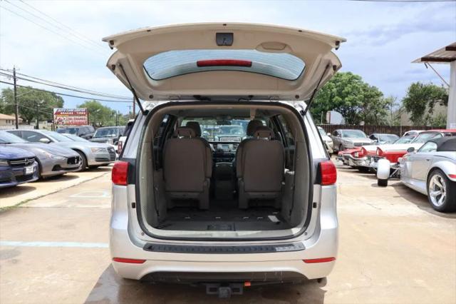 2016 Kia Sedona L