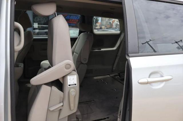 2016 Kia Sedona L
