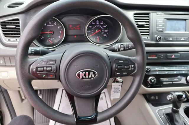 2016 Kia Sedona L