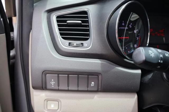 2016 Kia Sedona L