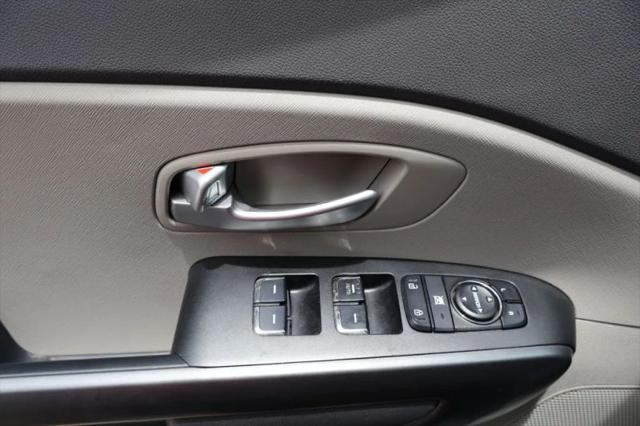 2016 Kia Sedona L
