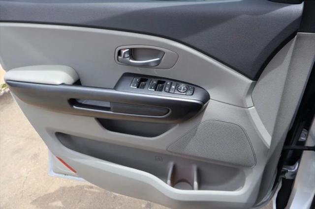 2016 Kia Sedona L