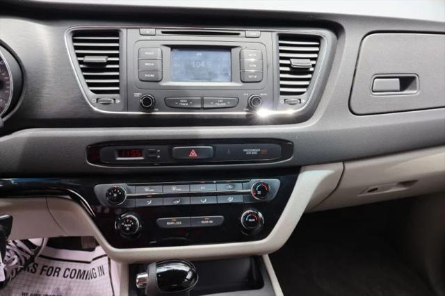 2016 Kia Sedona L