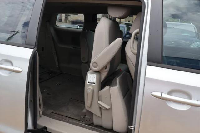 2016 Kia Sedona L