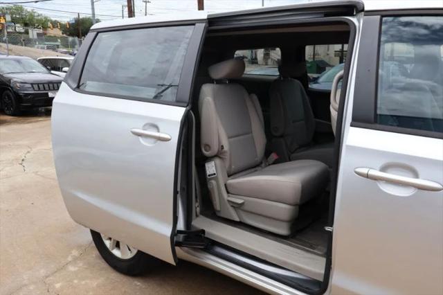 2016 Kia Sedona L