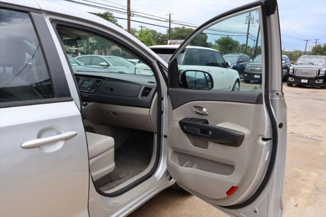 2016 Kia Sedona L