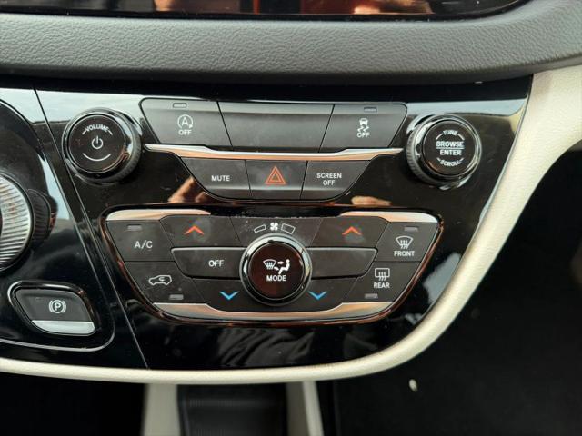 2022 Chrysler Voyager LX