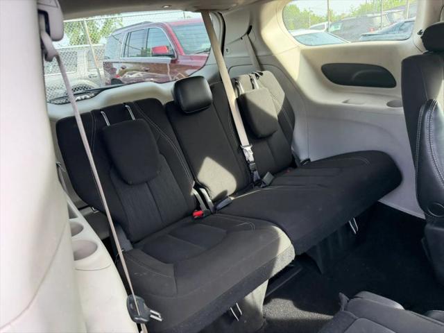 2022 Chrysler Voyager LX
