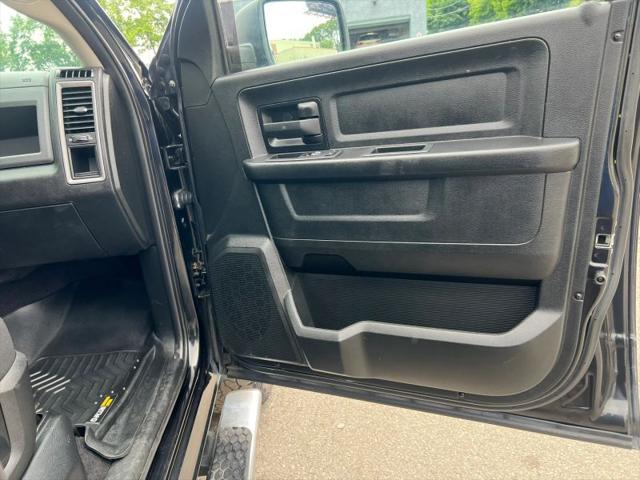 2019 Ram 1500 Classic Express Quad Cab 4x4 6'4" Box