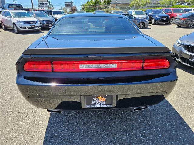 2013 Dodge Challenger SXT Plus