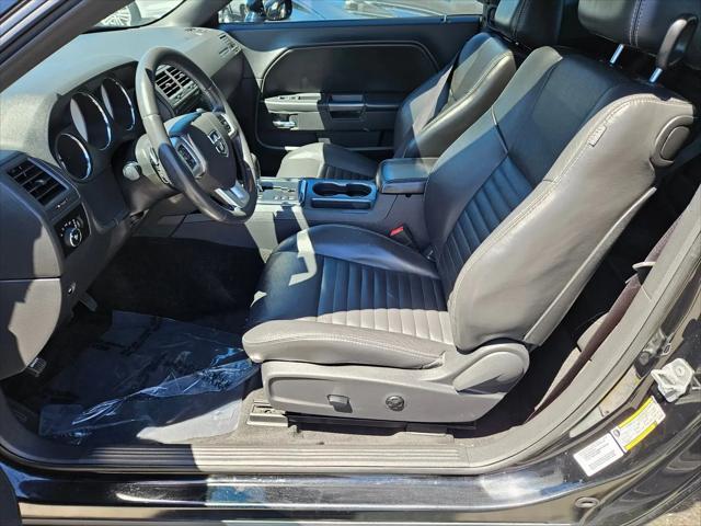 2013 Dodge Challenger SXT Plus