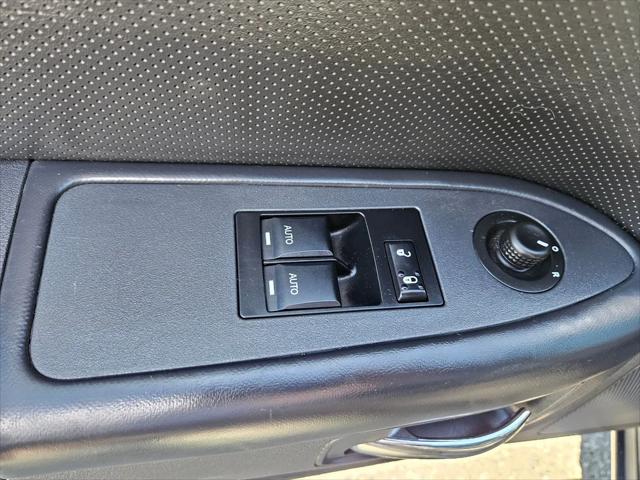 2013 Dodge Challenger SXT Plus