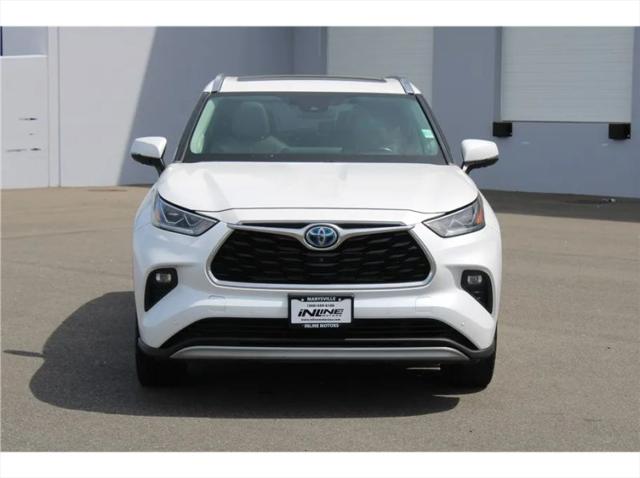 2022 Toyota Highlander Hybrid Platinum