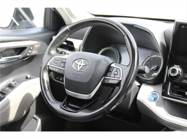 2022 Toyota Highlander Hybrid Platinum