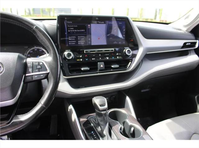 2022 Toyota Highlander Hybrid Platinum