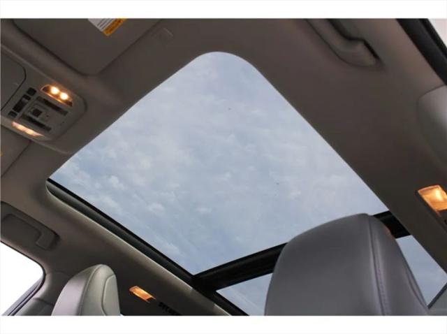 2022 Toyota Highlander Hybrid Platinum