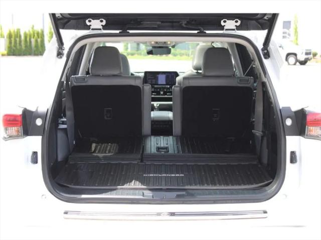 2022 Toyota Highlander Hybrid Platinum