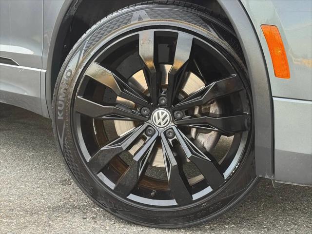 2020 Volkswagen Tiguan 2.0T SE R-Line Black