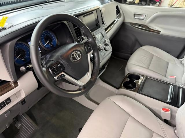 2017 Toyota Sienna XLE Premium 7 Passenger