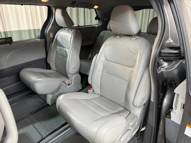 2017 Toyota Sienna XLE Premium 7 Passenger