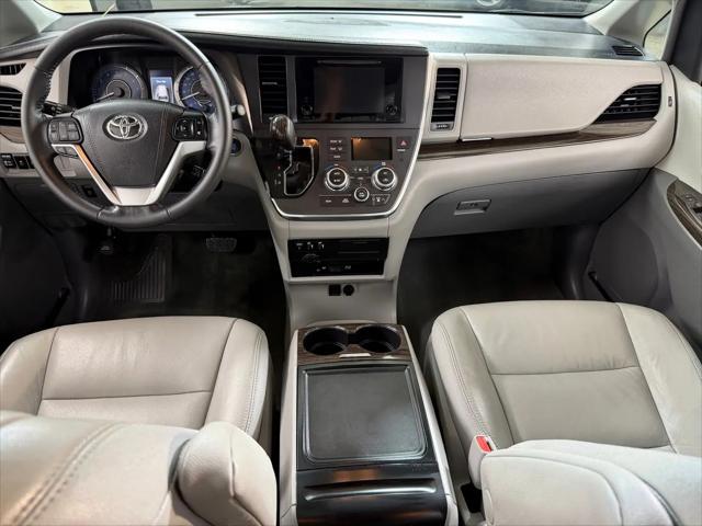 2017 Toyota Sienna XLE Premium 7 Passenger