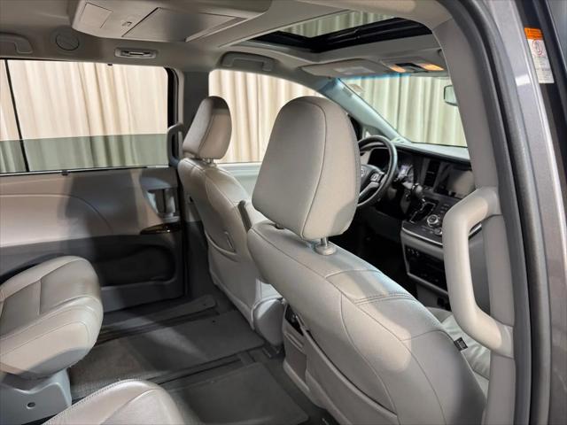 2017 Toyota Sienna XLE Premium 7 Passenger
