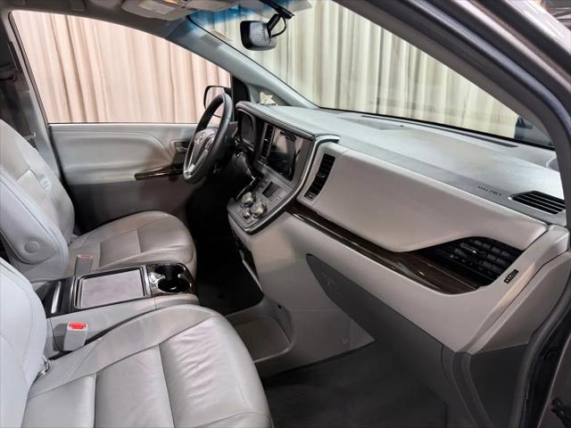 2017 Toyota Sienna XLE Premium 7 Passenger