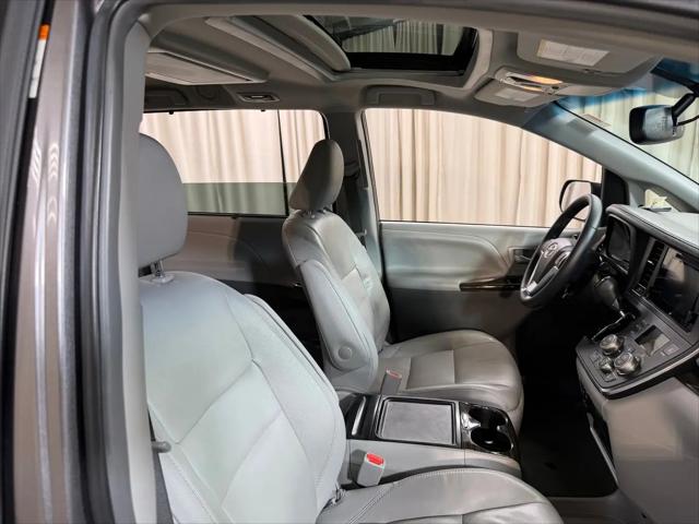 2017 Toyota Sienna XLE Premium 7 Passenger