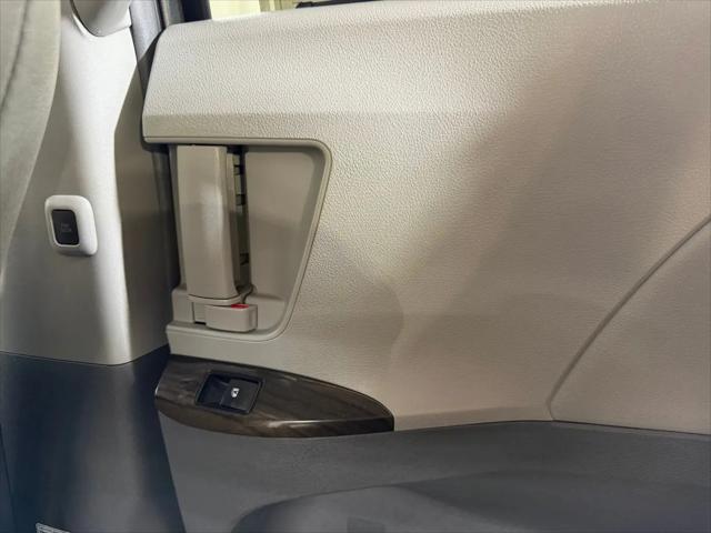 2017 Toyota Sienna XLE Premium 7 Passenger