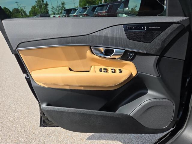 2024 Volvo XC90 B6 Ultimate Bright Theme 7-Seater