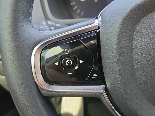 2024 Volvo XC90 B6 Ultimate Bright Theme 7-Seater