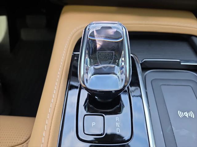 2024 Volvo XC90 B6 Ultimate Bright Theme 7-Seater