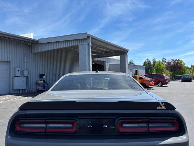 2018 Dodge Challenger 392 Hemi Scat Pack Shaker