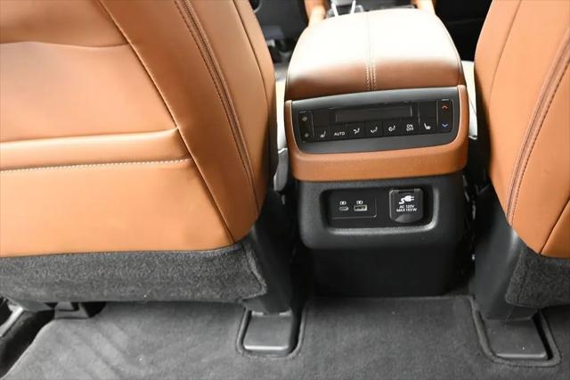 2025 Nissan Pathfinder Platinum FWD