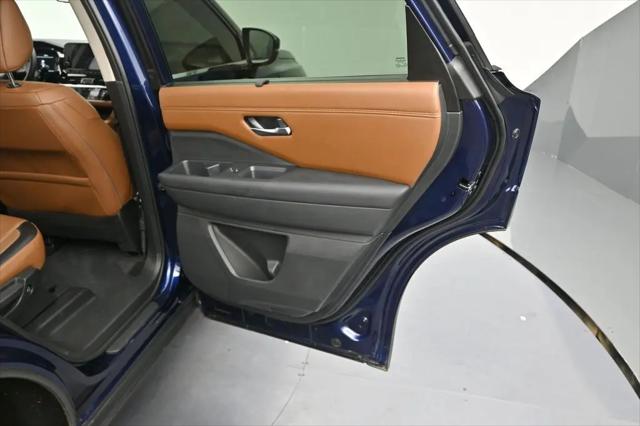 2025 Nissan Pathfinder Platinum FWD