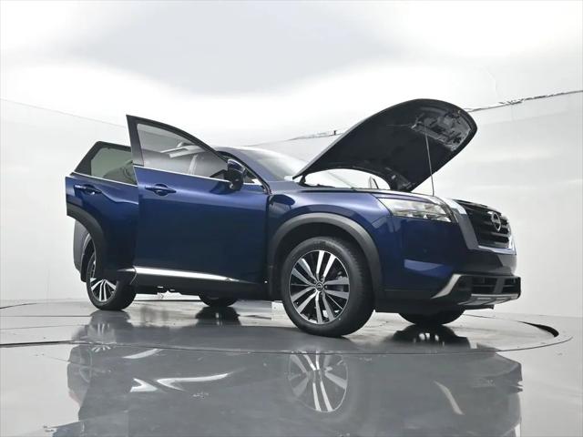 2025 Nissan Pathfinder Platinum FWD