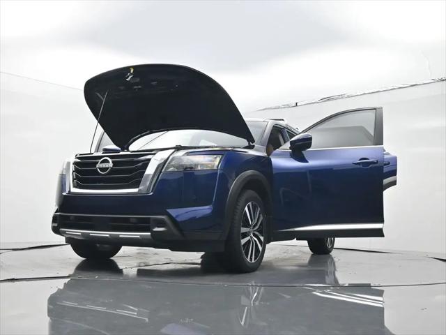 2025 Nissan Pathfinder Platinum FWD