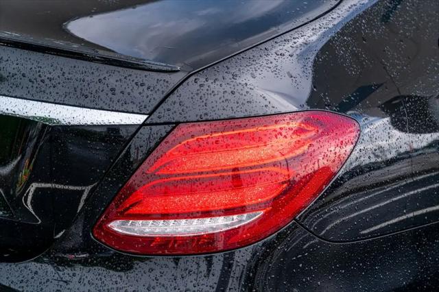 2018 Mercedes-Benz E-CLASS E 300 E 300
