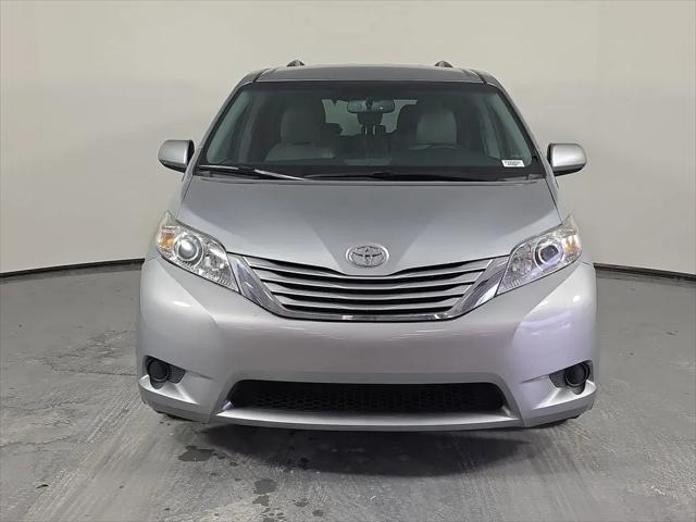 2017 Toyota Sienna LE 8 Passenger