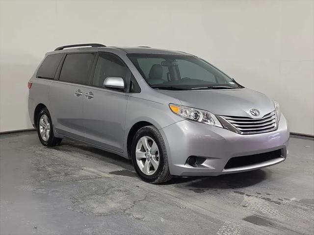 2017 Toyota Sienna LE 8 Passenger