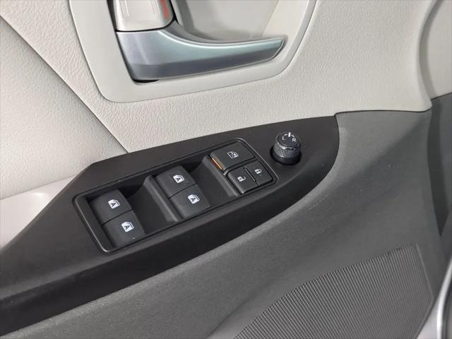 2017 Toyota Sienna LE 8 Passenger