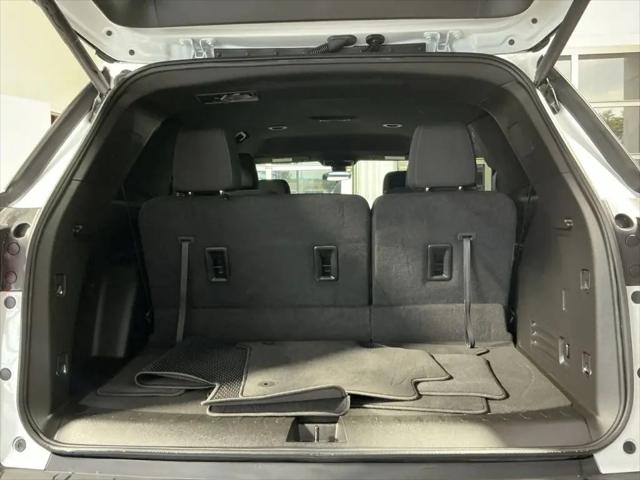 2023 Chevrolet Traverse AWD LT Cloth
