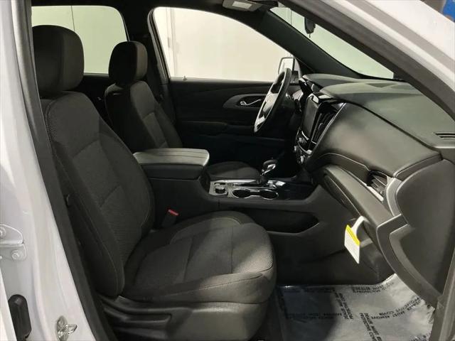 2023 Chevrolet Traverse AWD LT Cloth