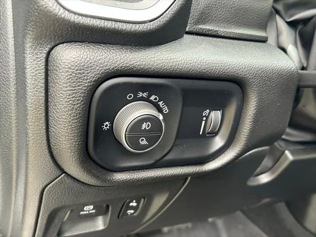 2023 Ram 1500 Big Horn Crew Cab 4x4 5'7" Box