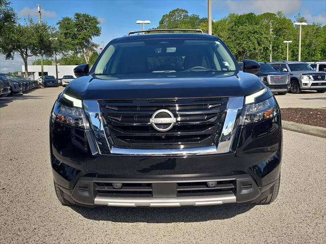 2025 Nissan Pathfinder Platinum FWD