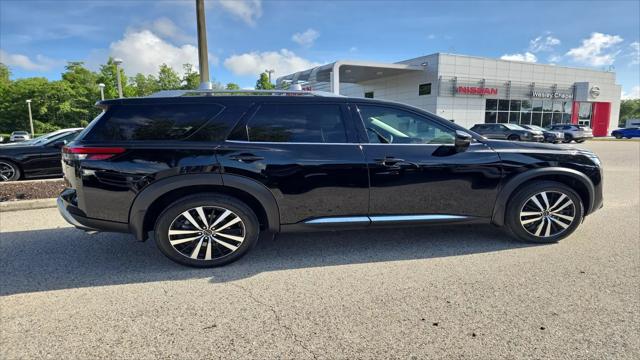 2025 Nissan Pathfinder Platinum FWD