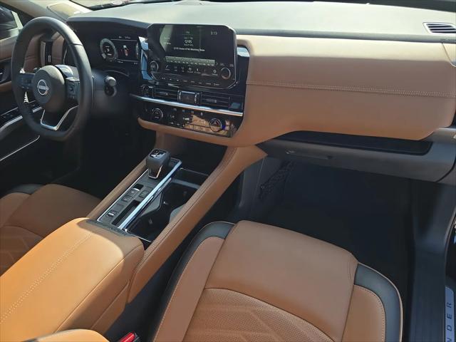 2025 Nissan Pathfinder Platinum FWD